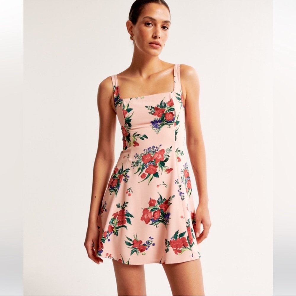 Abercrombie & Fitch Fit and Flare‎ Squareneck Smocked Mini Dress Blush Floral M - Picture 2 of 16